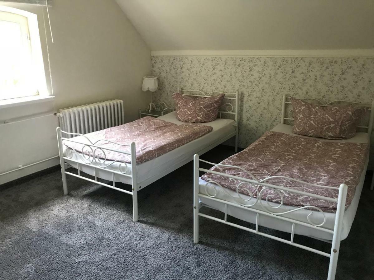 Exklusive Ferienwohnungen Im Gutshaus Viezen Bernitt Exterior foto